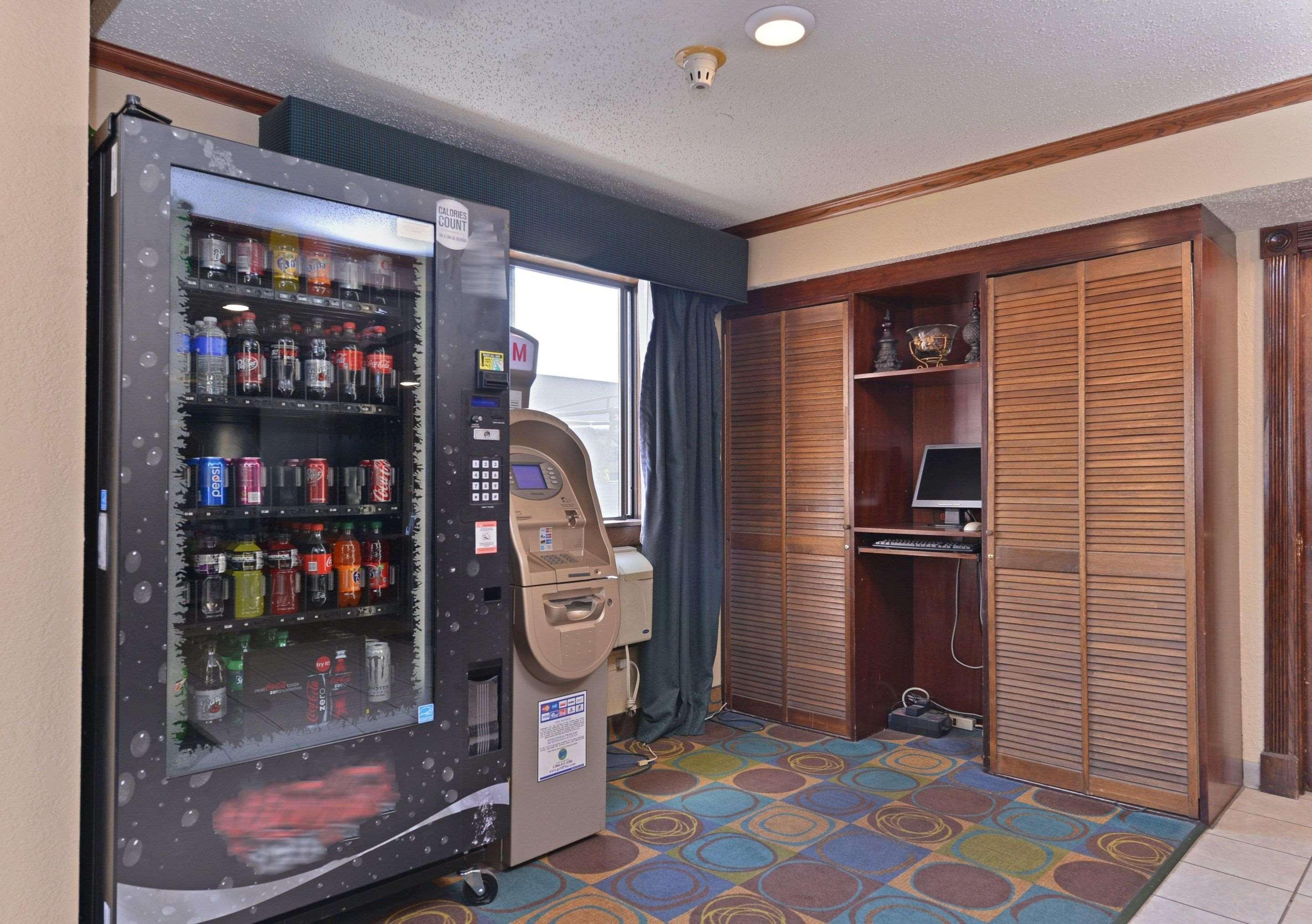 อีโคโน ลอดจ์ วอคีกัน/เกอร์นี Hotel วอคีแกน ภายนอก รูปภาพ